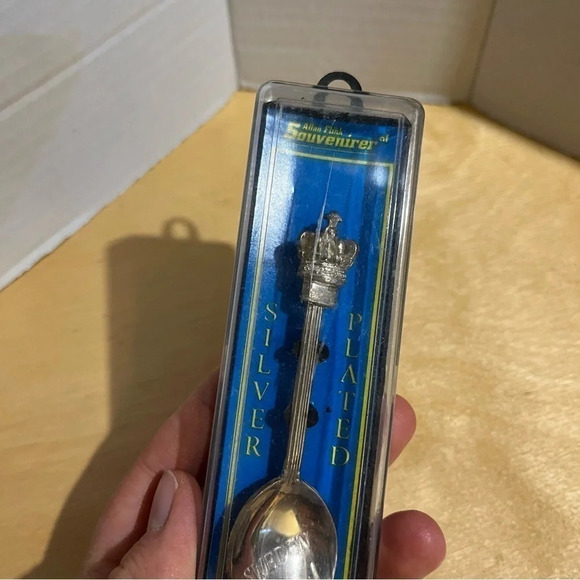 Silver Collectors Spoon Sweden stamp in Bowl Swiss Crown on handle w/box - Picture 3 of 5